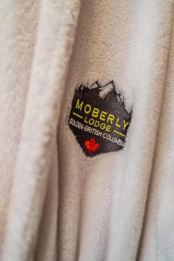 Moberly Lodge Golden Eksteriør billede